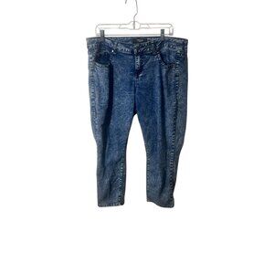 Torrid Womens Denim Distressed Blue Wash Cropped Jeans Size 16R